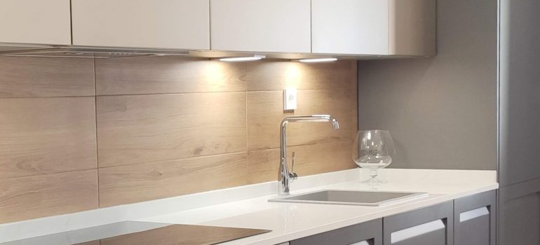 Cocina en gris